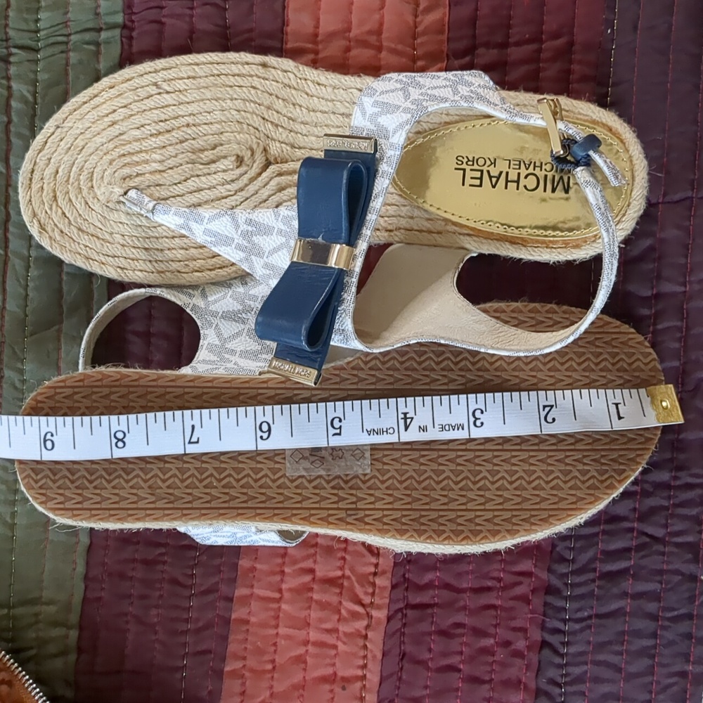 MICHAEL KORS* logo Leather Upper Thong Sandal Espadrille  Rubber Bottom Size 6 - Picture 9 of 12